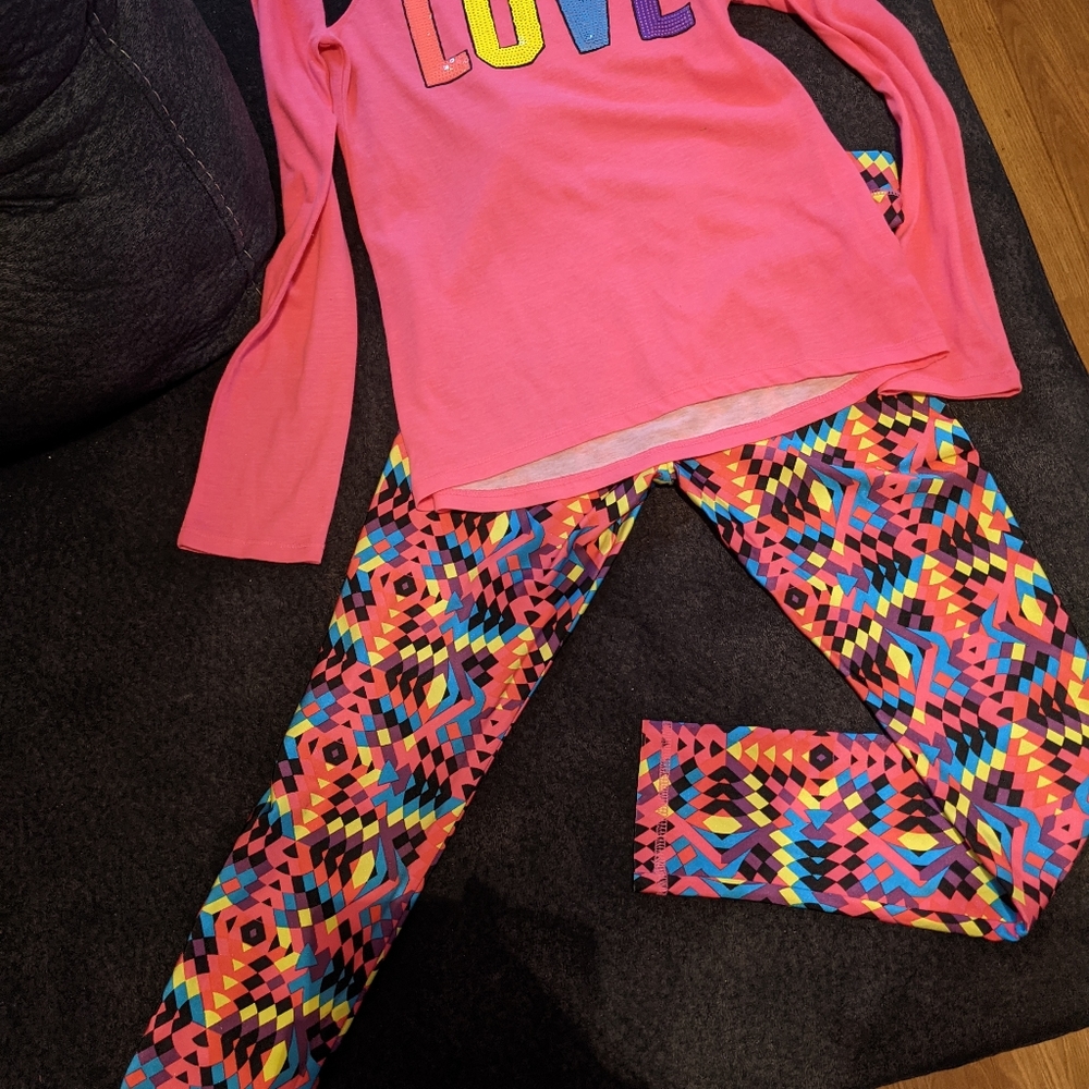 Girls "LOVE" outfit